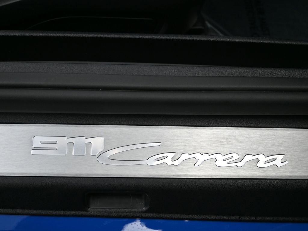 Certified 2025 Porsche 911 Carrera image 9
