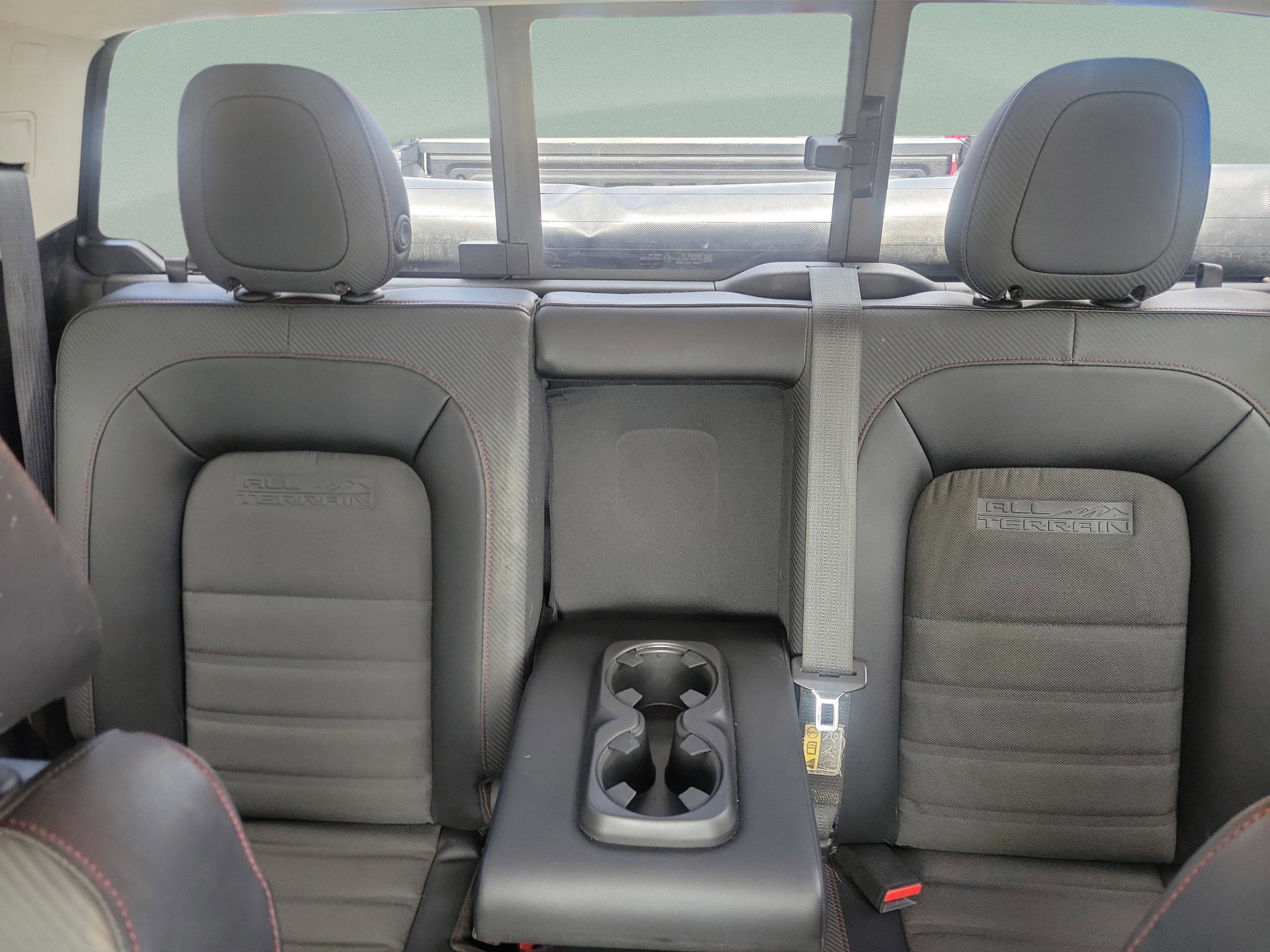 Used 2016 GMC Canyon SLE w/ All Terrain Package RWD image 9