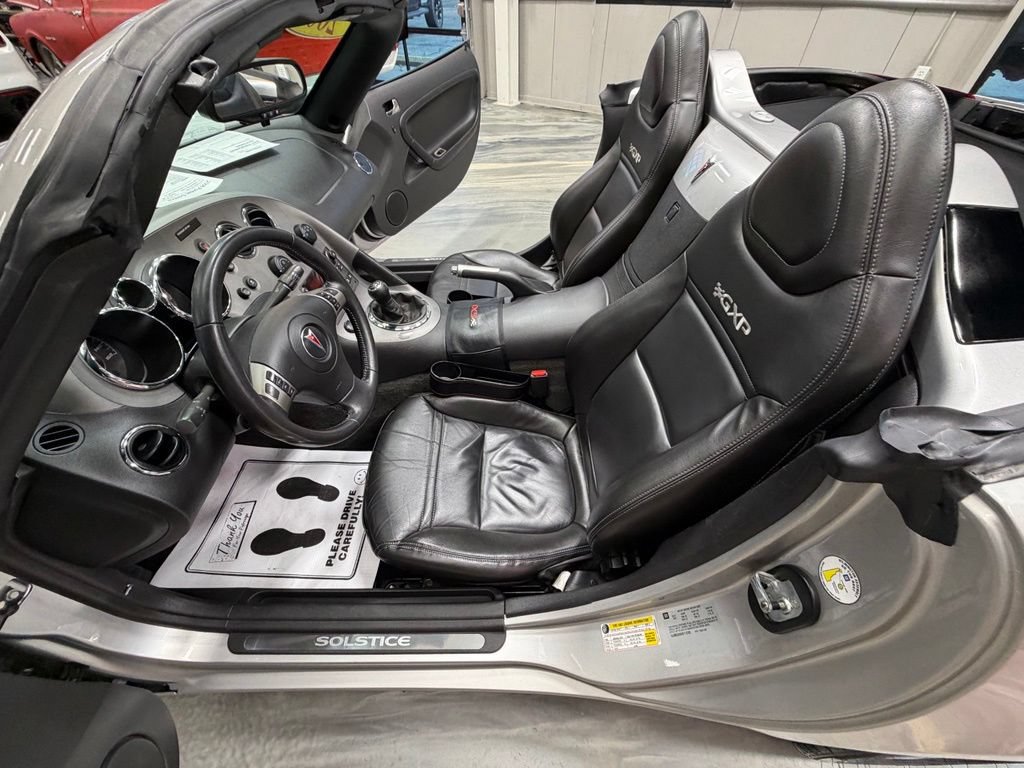 Used 2008 Pontiac Solstice GXP w/ Premium Package RWD image 42