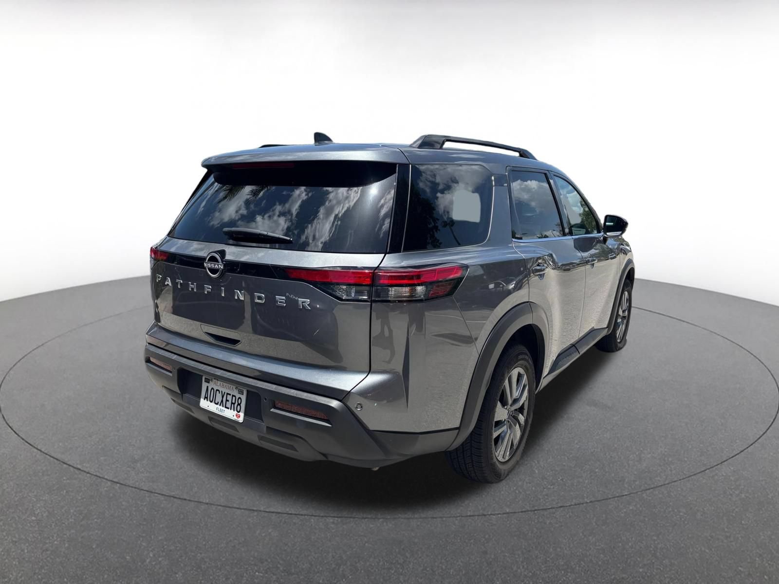 Used 2025 Nissan Pathfinder SV FWD image 17