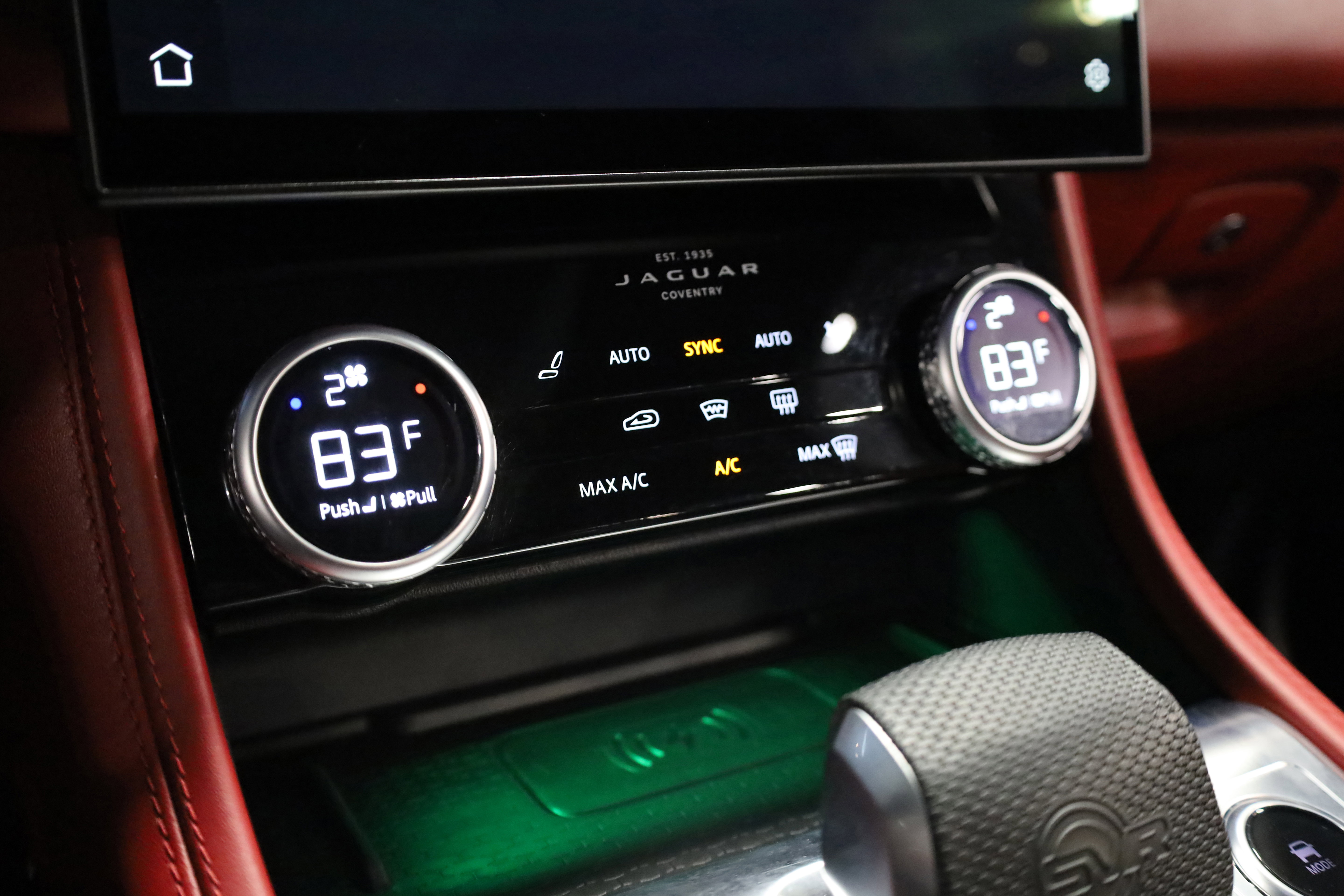 Used 2023 Jaguar F-PACE SVR image 29