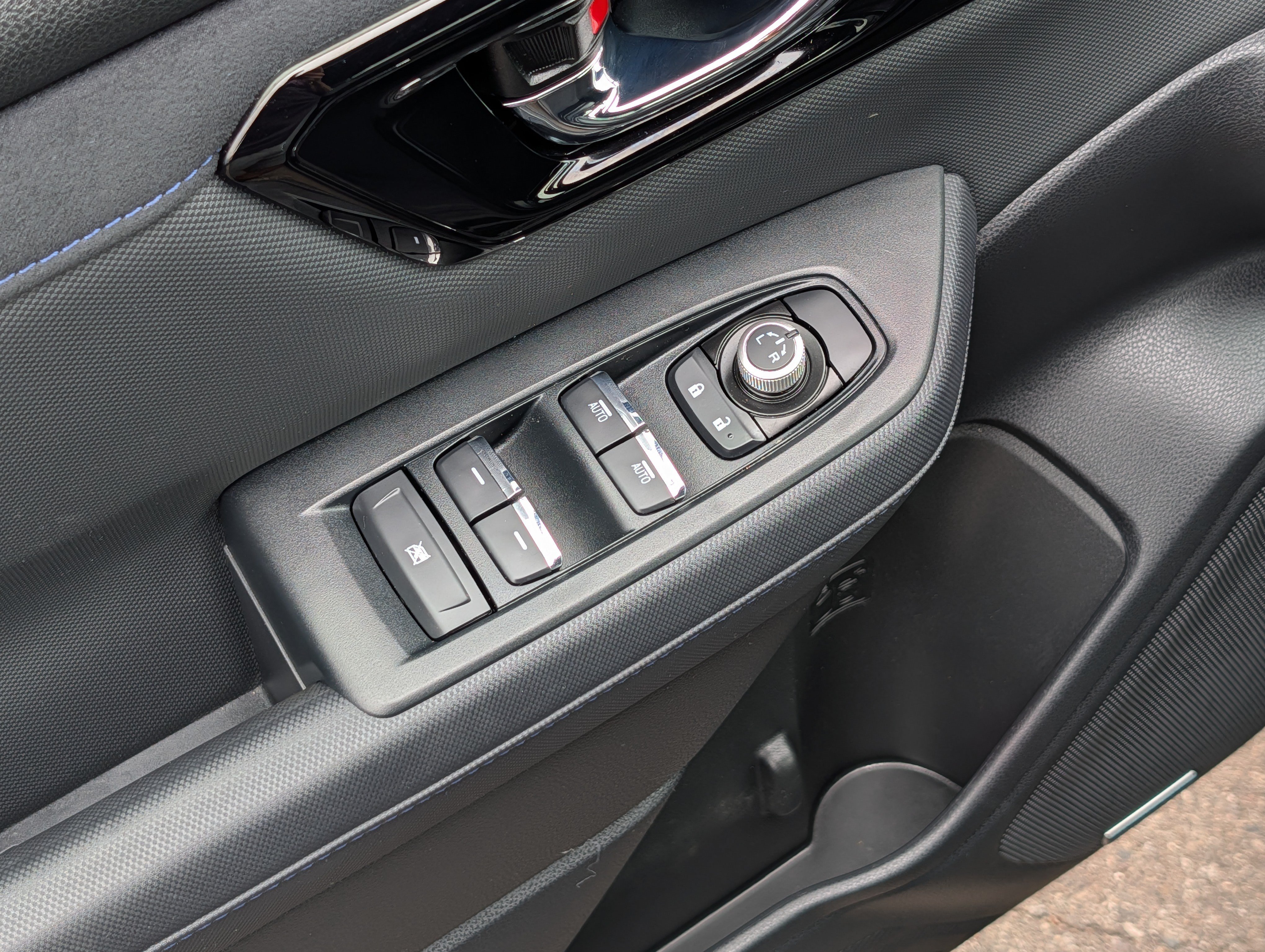 Used 2025 Subaru Forester Limited AWD/4WD image 19