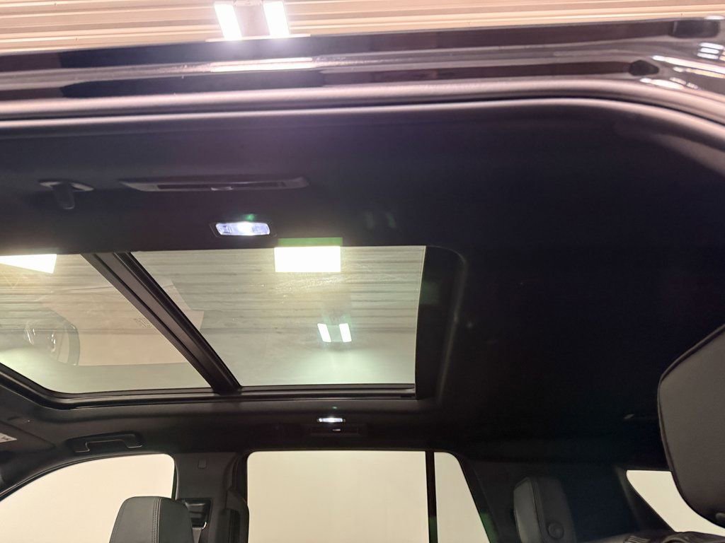 Used 2024 GMC Yukon Denali image 9