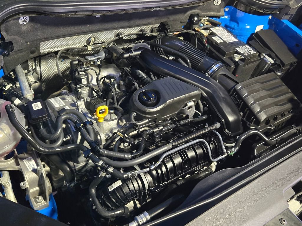 Certified 2022 Volkswagen Taos SE w/ Panoramic Sunroof Package image 17