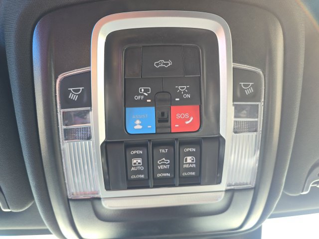 Used 2025 RAM 2500 Laramie AWD/4WD image 26