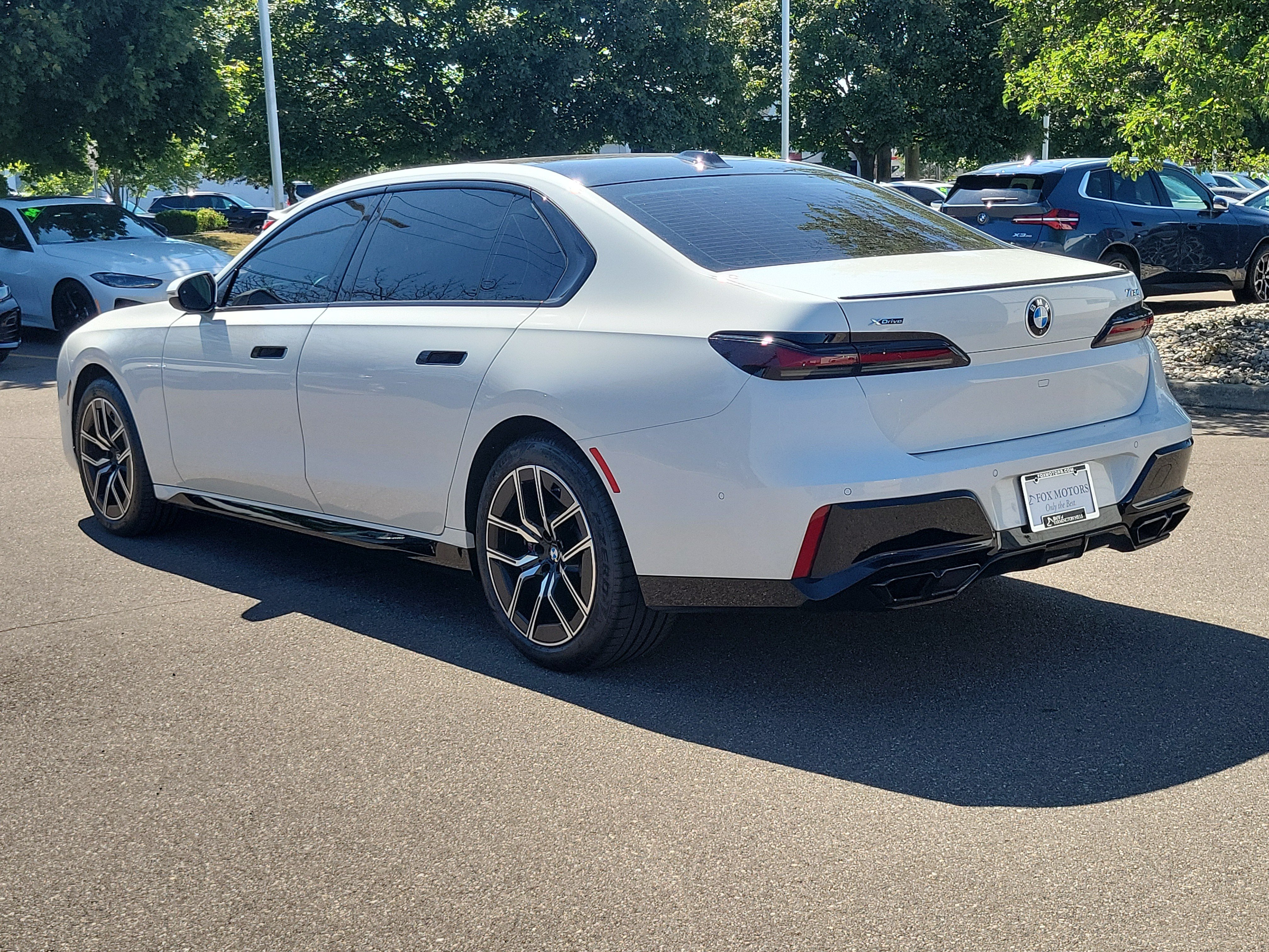 Used 2023 BMW 760i xDrive AWD/4WD image 4
