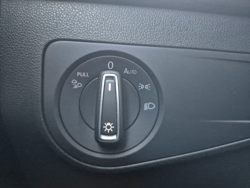 Used 2022 Volkswagen Tiguan SEL R-Line image 26