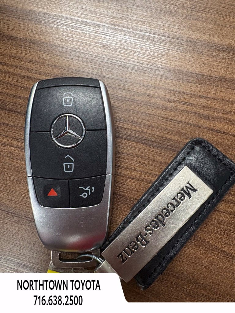 Used 2021 Mercedes-Benz GLC 300 4MATIC image 30