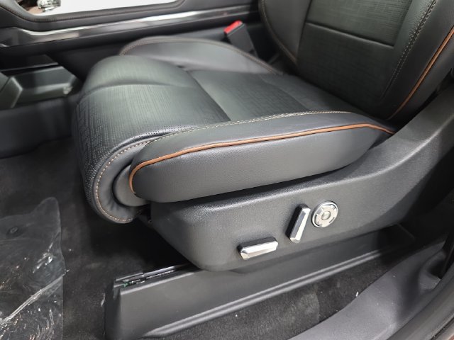 New 2027 Lincoln Navigator Black Label AWD/4WD image 26
