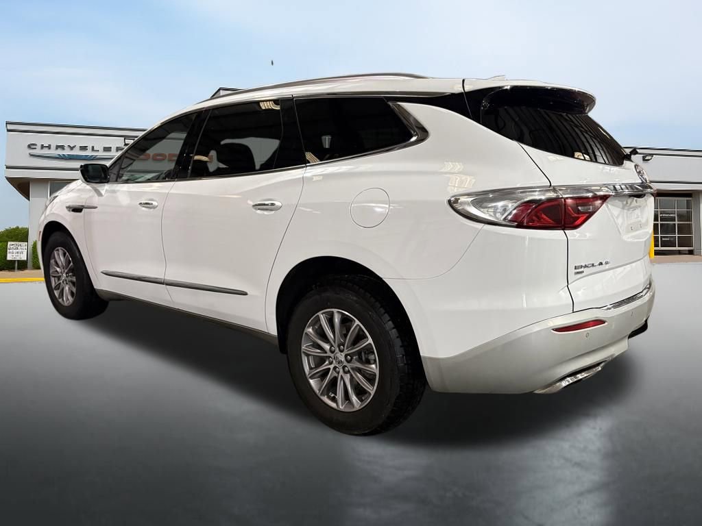 Used 2024 Buick Enclave Premium image 3