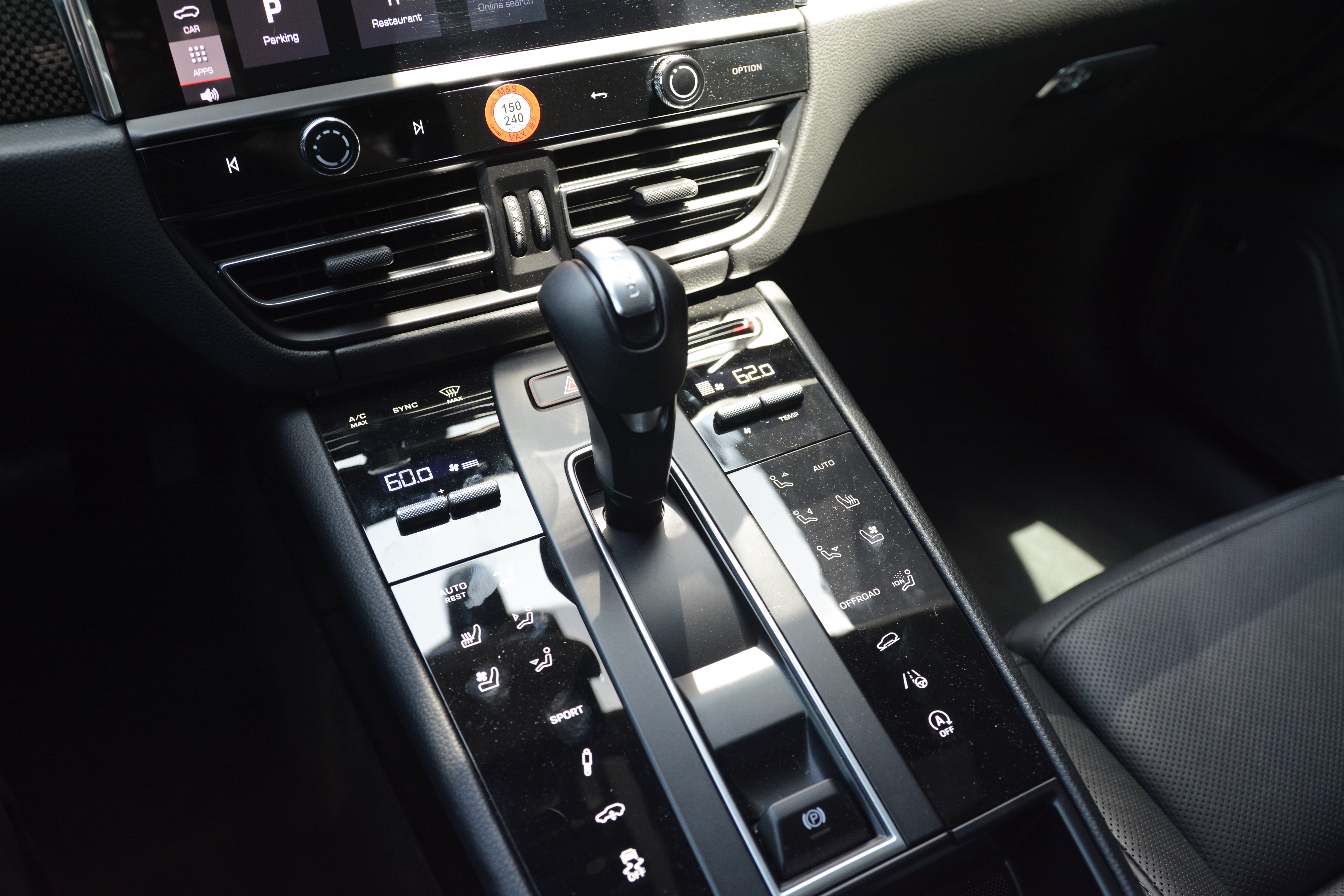 Certified 2026 Porsche Macan AWD/4WD image 24