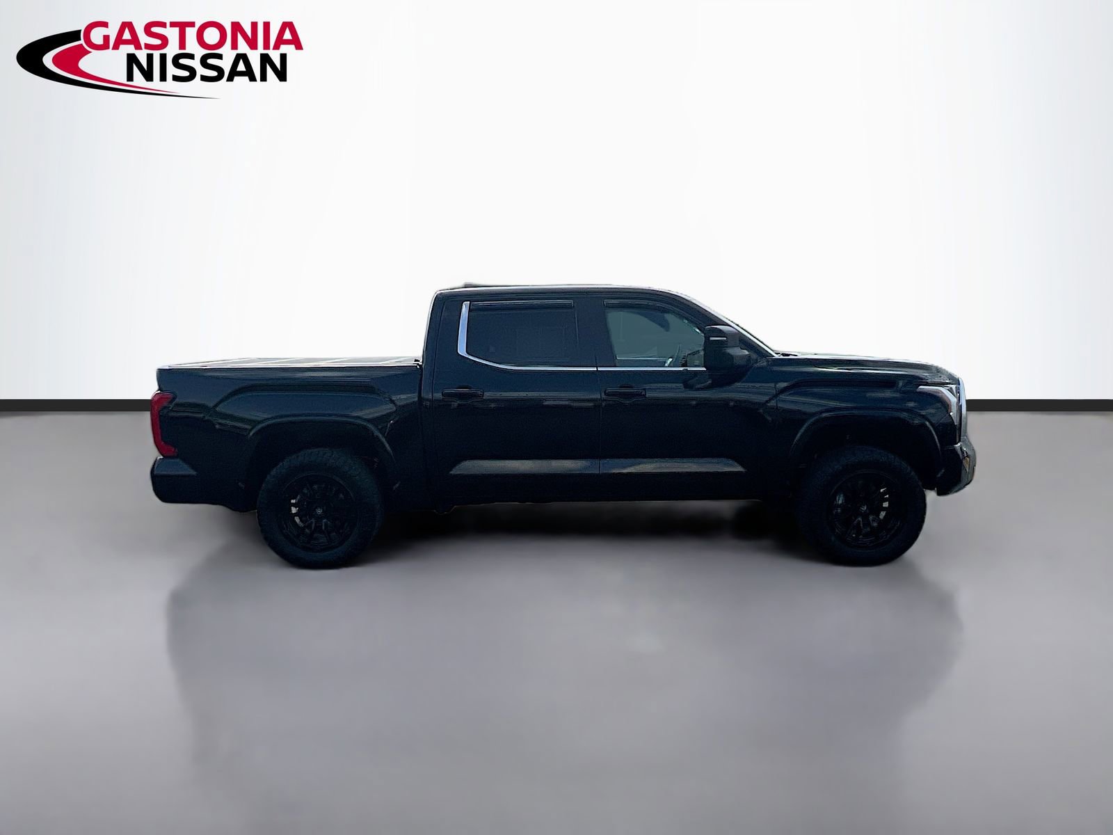 Used 2024 Toyota Tundra Limited w/ Power Package image 10