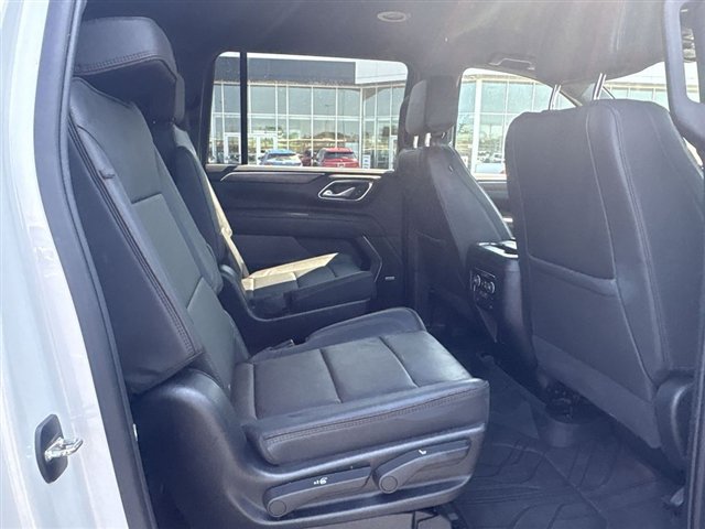 Certified 2023 Chevrolet Suburban High Country AWD/4WD image 27