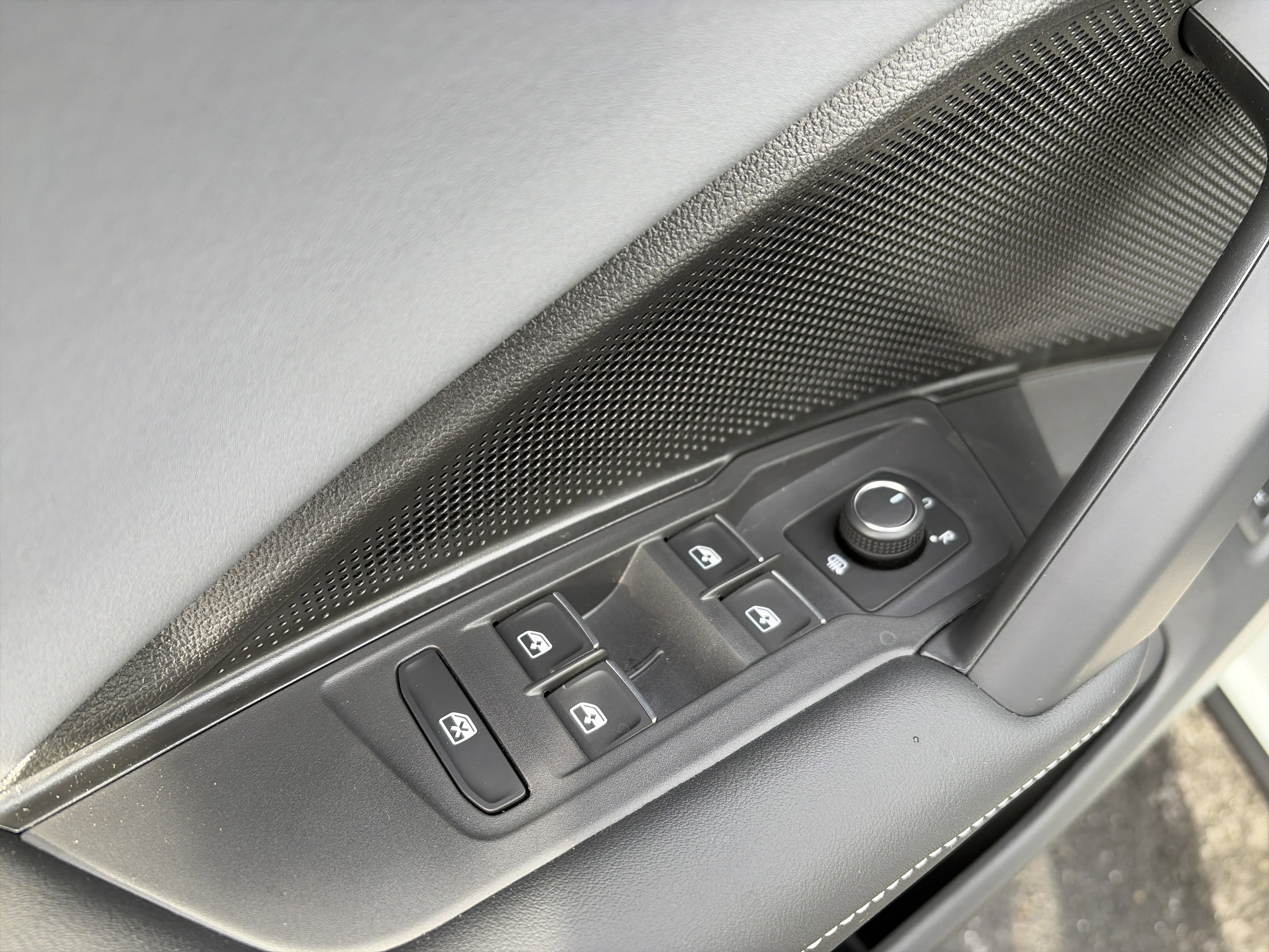 New 2026 Volkswagen Tiguan SE AWD/4WD image 10