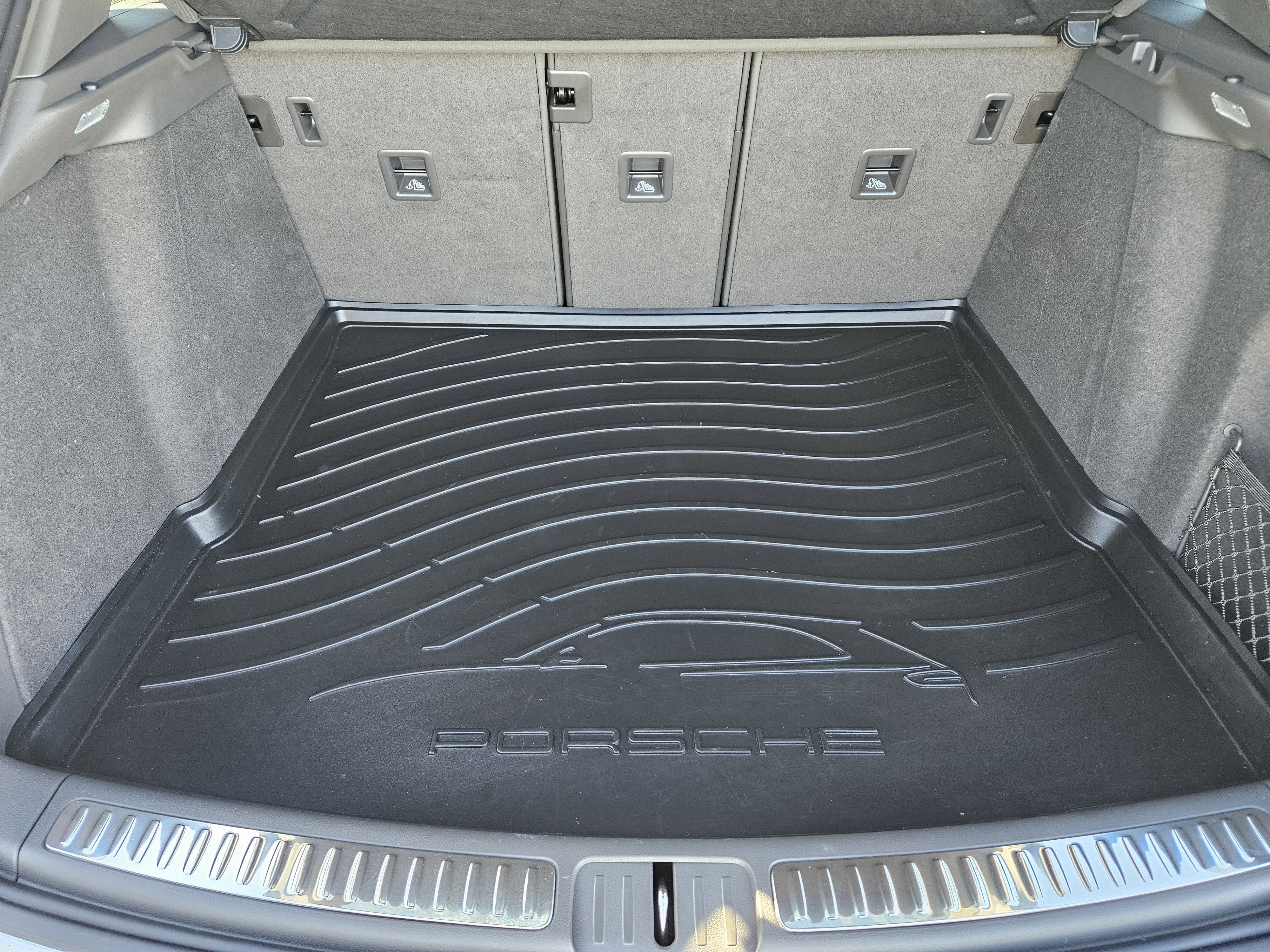 Certified 2025 Porsche Macan image 31