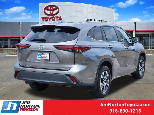 Used 2025 Toyota Highlander XLE AWD/4WD image 5