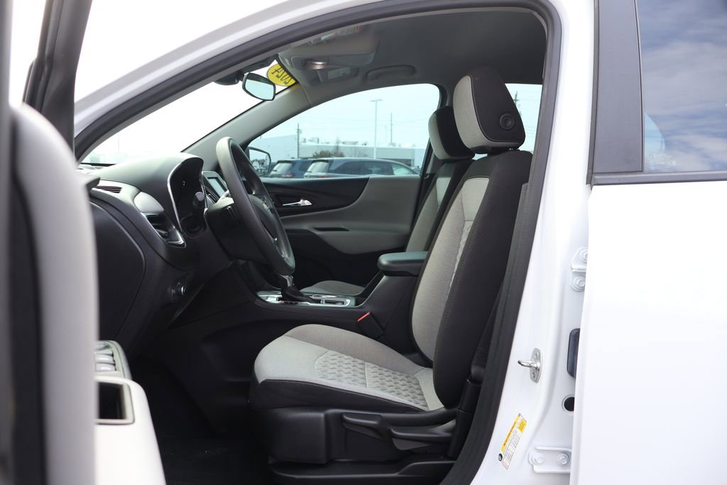 Certified 2024 Chevrolet Equinox LS w/ Driver Confidence II Package image 32
