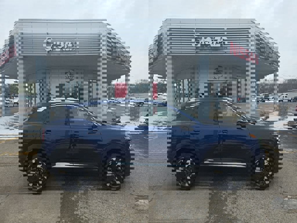 New 2026 Nissan Kicks SR w/ Cold Weather Package image 2