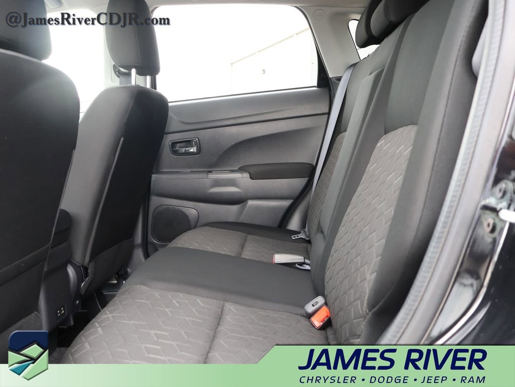 Used 2025 Mitsubishi Outlander Sport LE AWD/4WD image 37