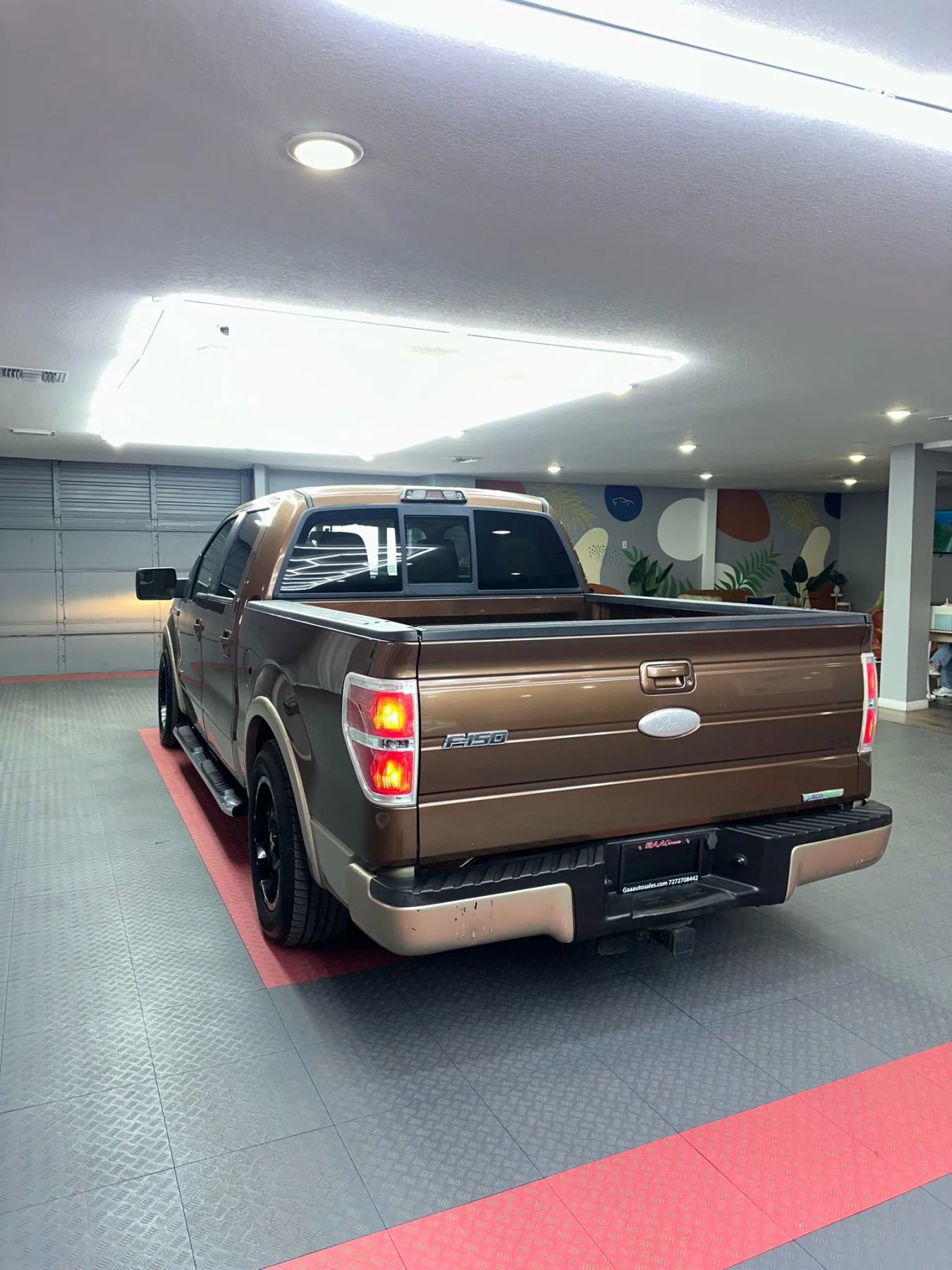 Used 2011 Ford F150 Lariat RWD image 4