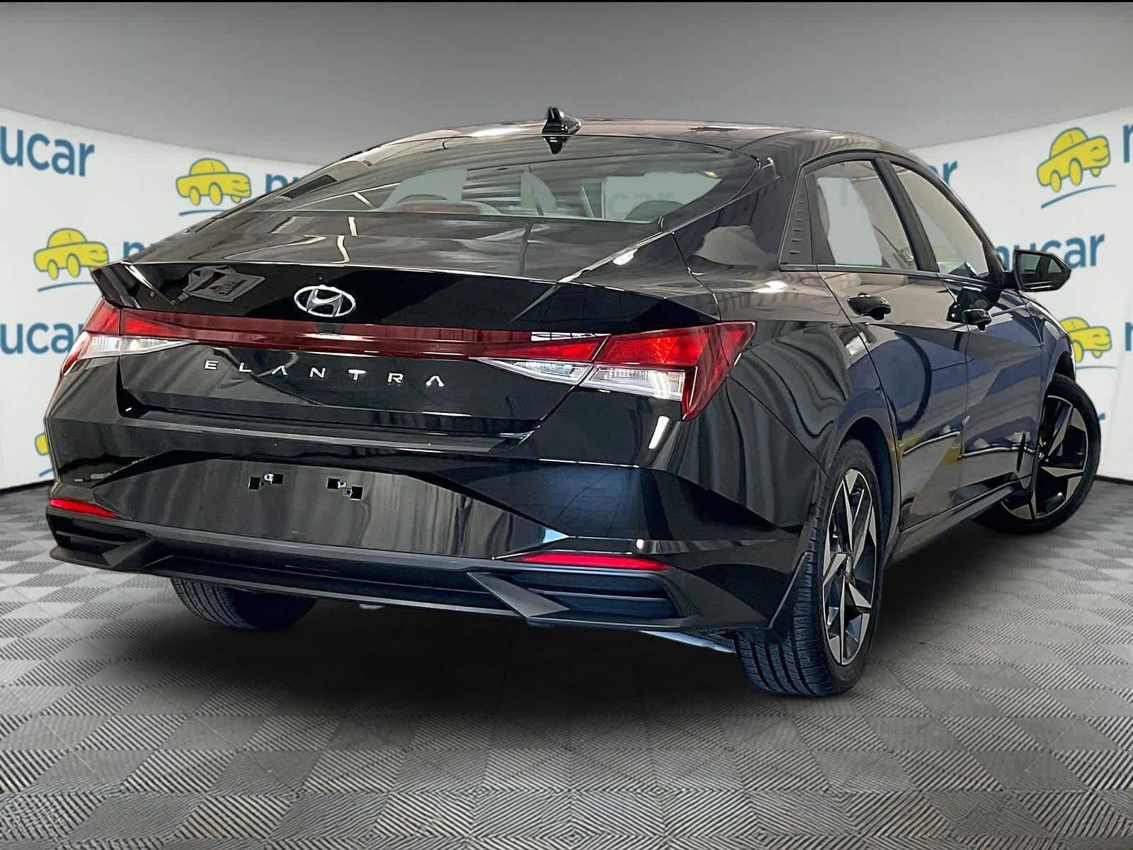 Used 2023 Hyundai Elantra SEL w/ Convenience Package FWD image 6