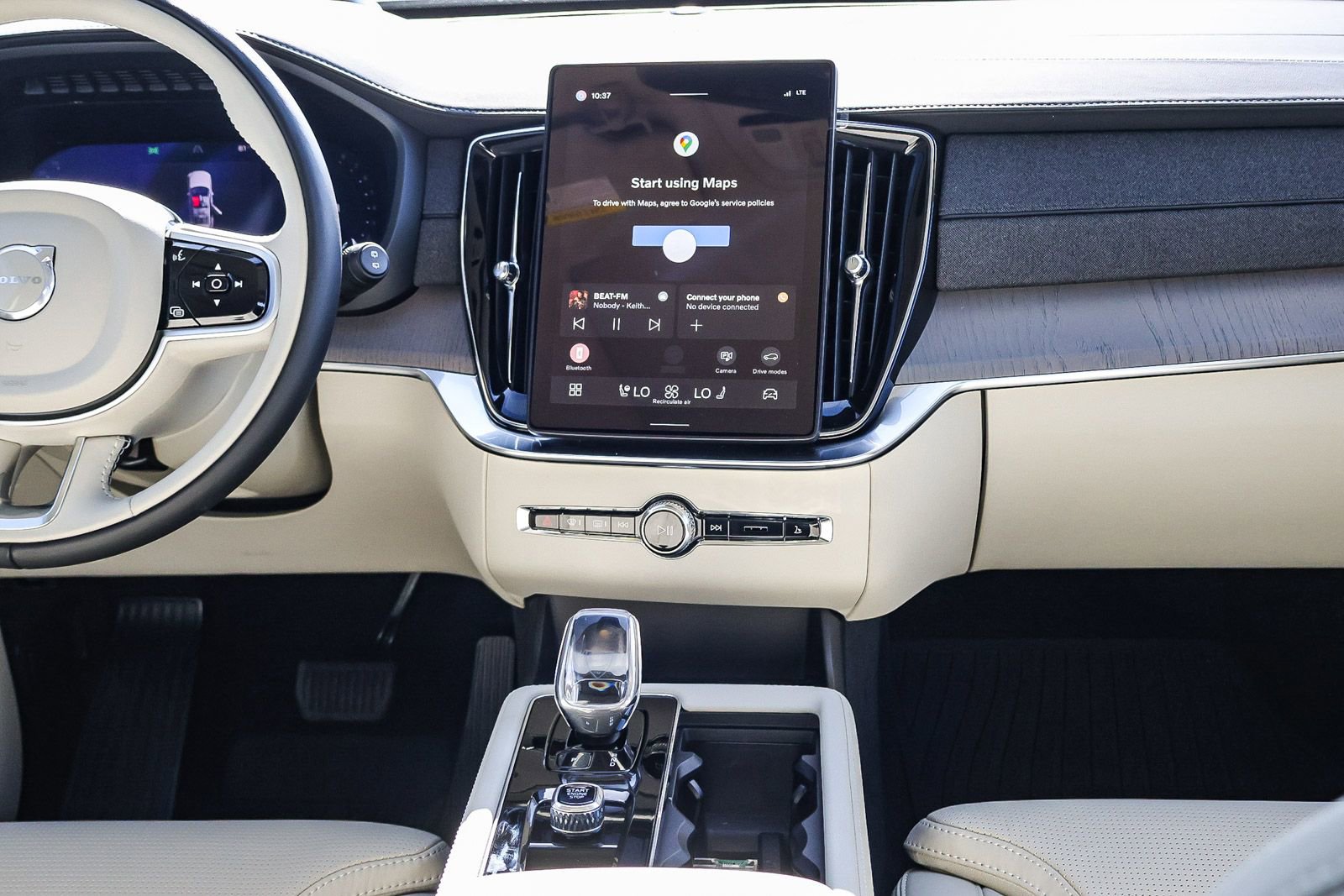 New 2026 Volvo XC90 B6 Ultra w/ Protection Package image 24