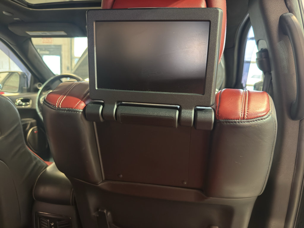 Used 2018 Dodge Durango SRT w/ SRT Interior Appearance Group AWD/4WD image 31
