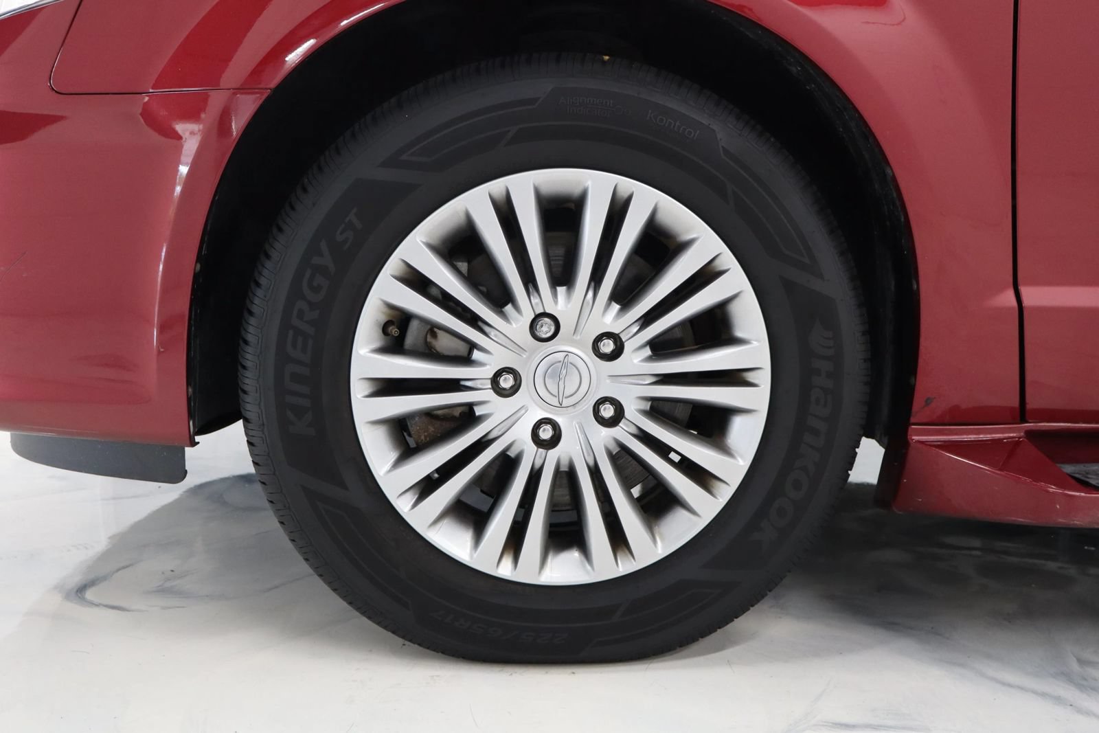 Used 2014 Chrysler Town & Country Touring-L w/ Driver Convenience Group FWD image 11