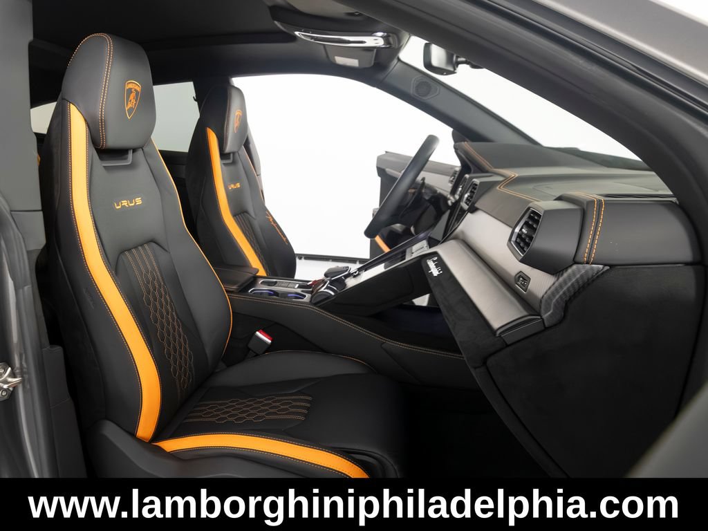 Used 2024 Lamborghini Urus Performante AWD/4WD image 40