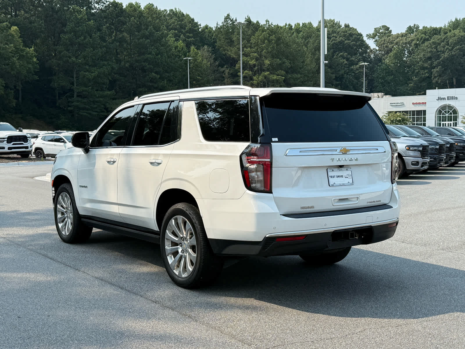 Used 2022 Chevrolet Tahoe Premier AWD/4WD image 3
