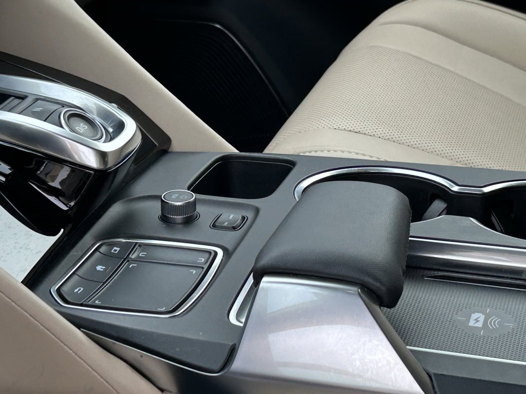 Used 2024 Acura MDX SH-AWD w/ Technology Package image 13