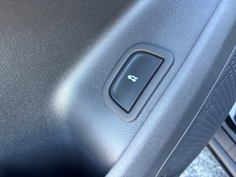 New 2026 Chevrolet Traverse LT w/ Driver Confidence Package image 18