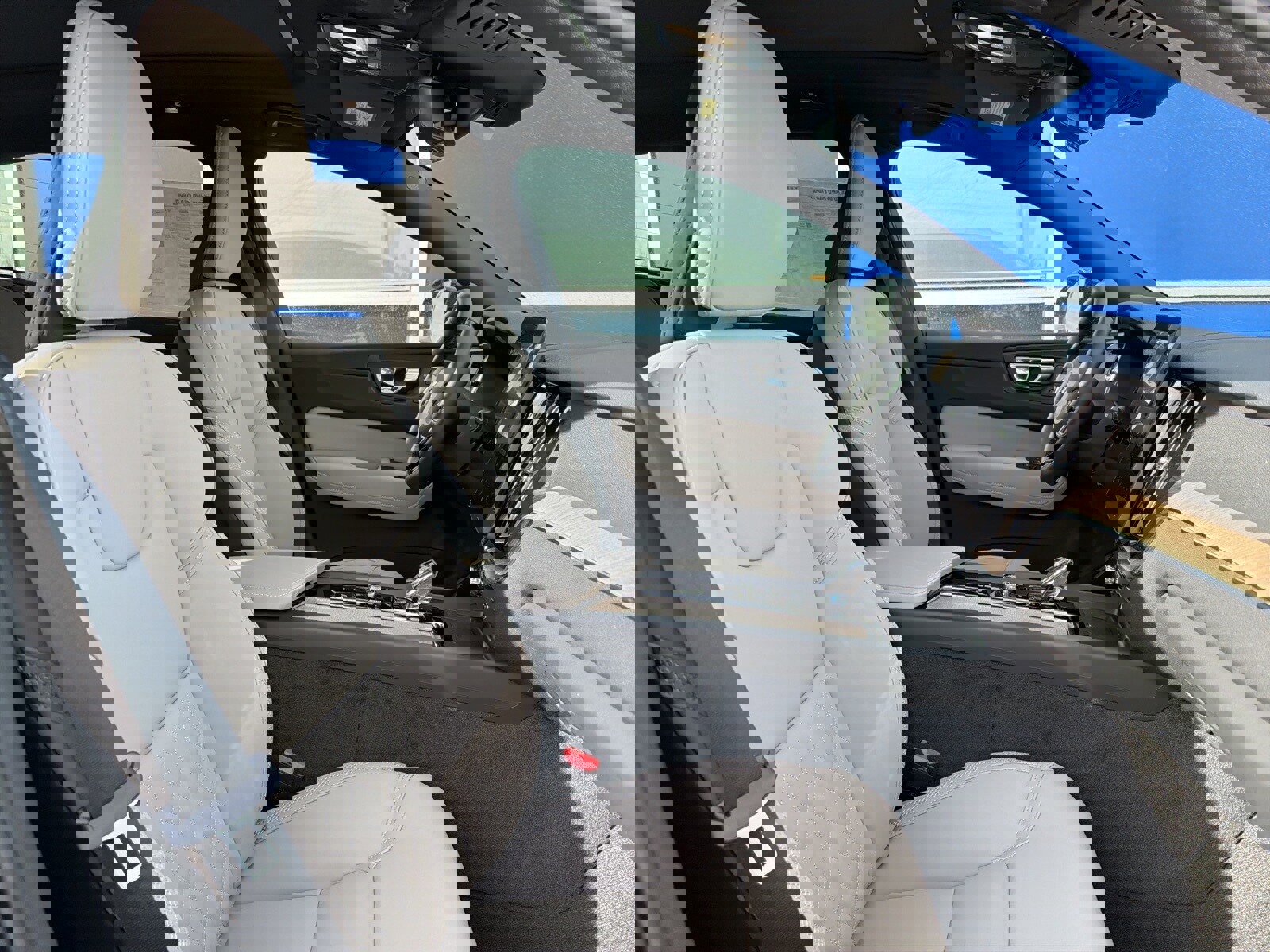 New 2026 Volvo XC60 B5 Plus w/ Protection Package Premier image 13