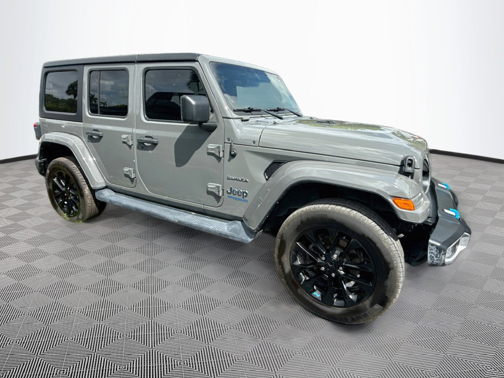 Used 2022 Jeep Wrangler Unlimited Sahara w/ Cold Weather Group AWD/4WD image 5