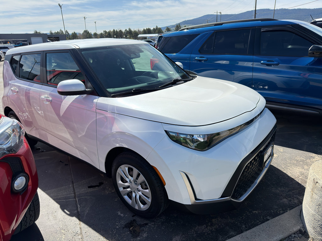 Used 2023 Kia Soul LX FWD image 5