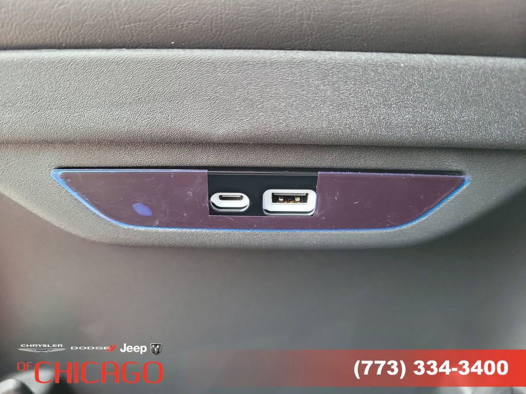 New 2026 Chrysler Pacifica Limited image 13