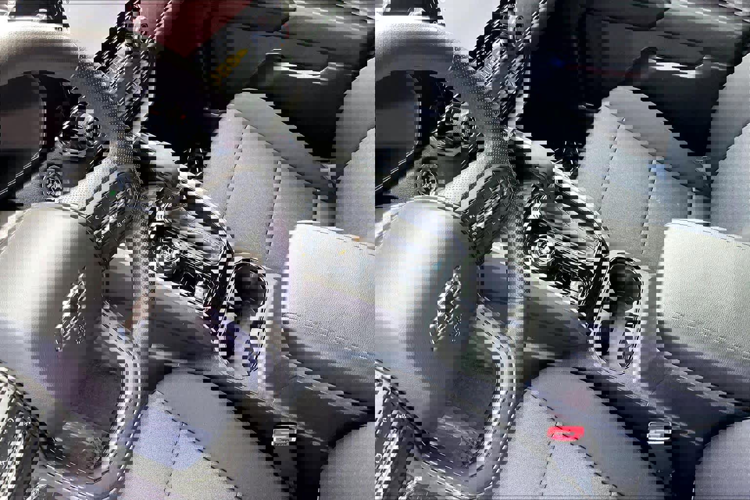 Certified 2024 Chevrolet Colorado Trail Boss w/ Technology Package image 17