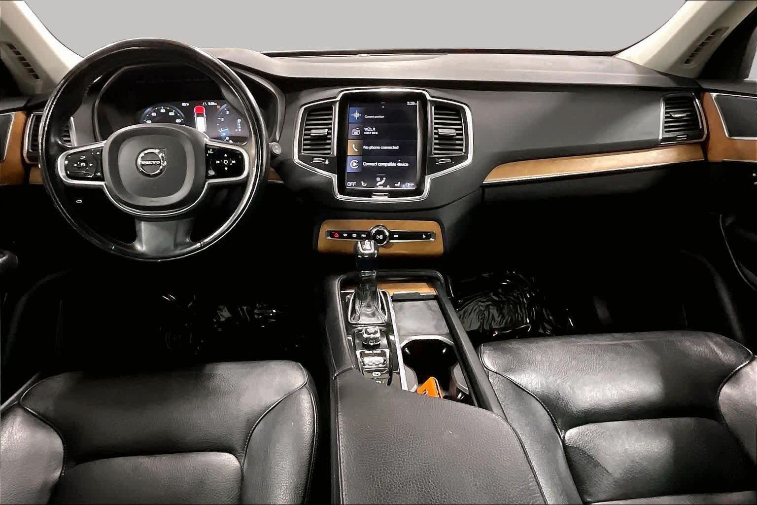 Used 2021 Volvo XC90 T6 Momentum w/ Climate Package AWD/4WD image 16