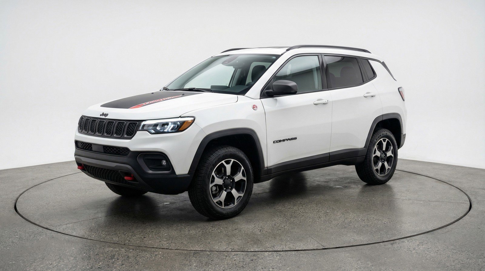 Used 2025 Jeep Compass Trailhawk image 3