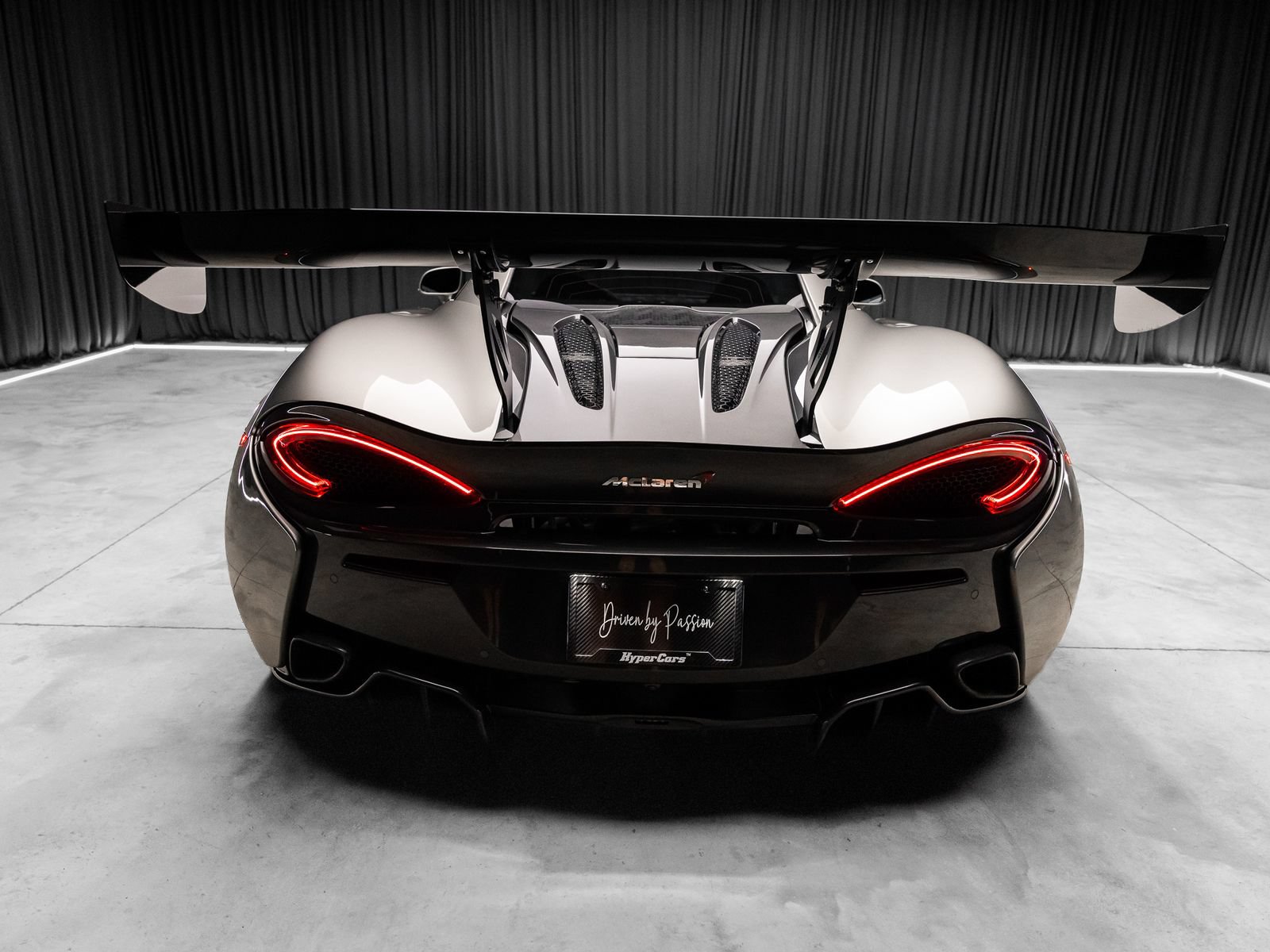 Used 2017 McLaren 570S Coupe RWD image 14