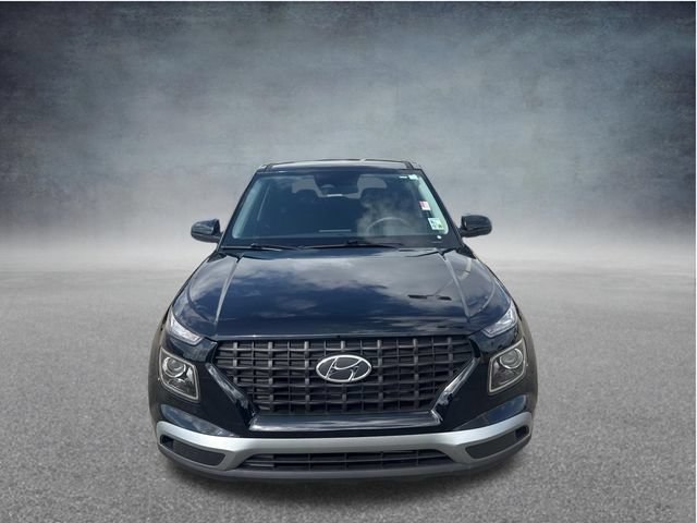 Used 2025 Hyundai Venue SE FWD image 2