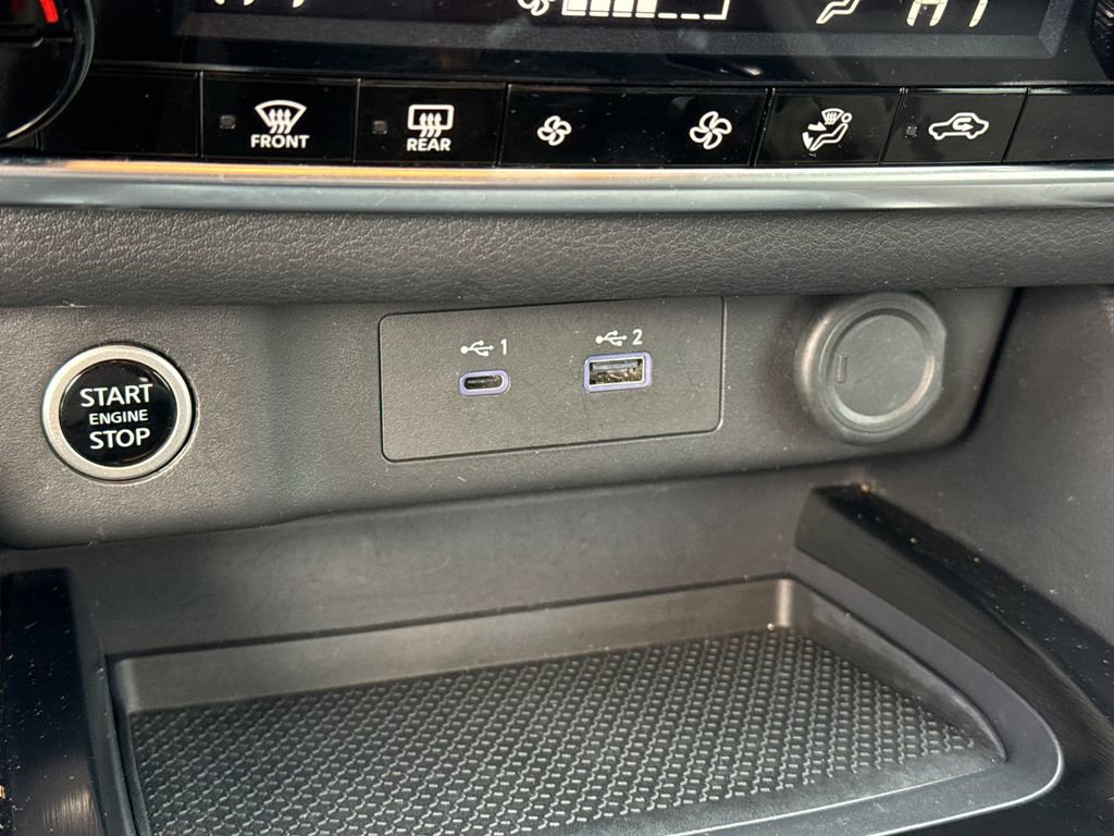 Used 2023 Nissan Rogue SV image 25