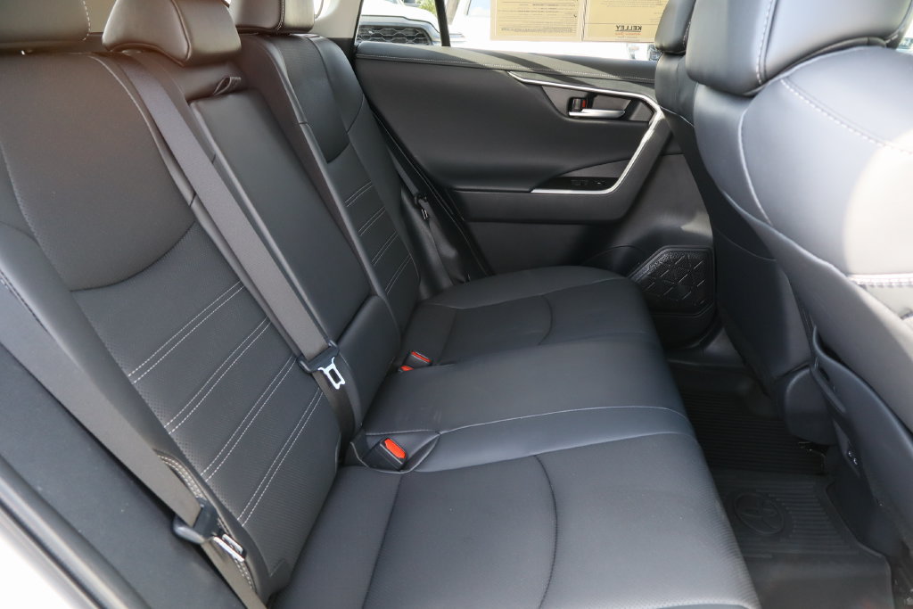 Used 2025 Toyota RAV4 Limited w/ Advanced Technology Package FWD image 28