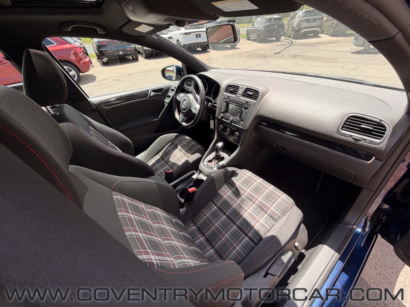 Used 2012 Volkswagen Golf 4-Door FWD image 27