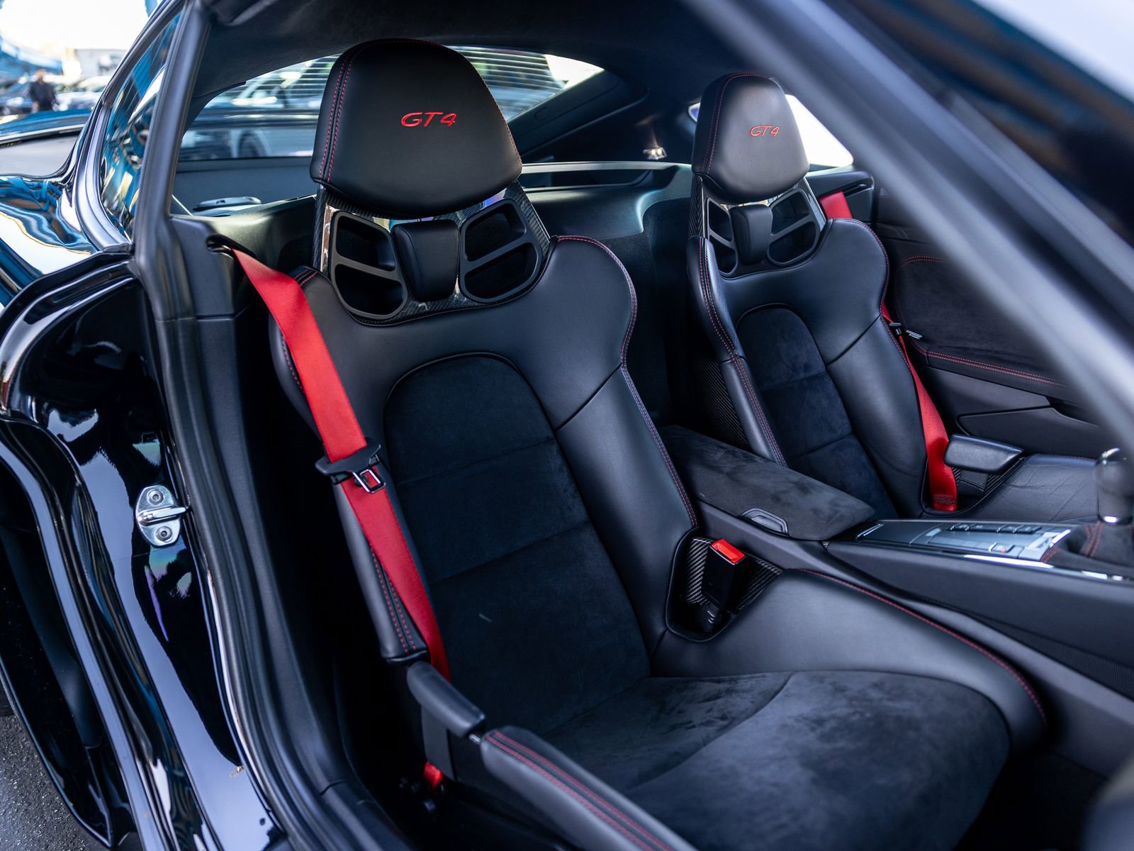 Certified 2016 Porsche Cayman GT4 RWD image 52