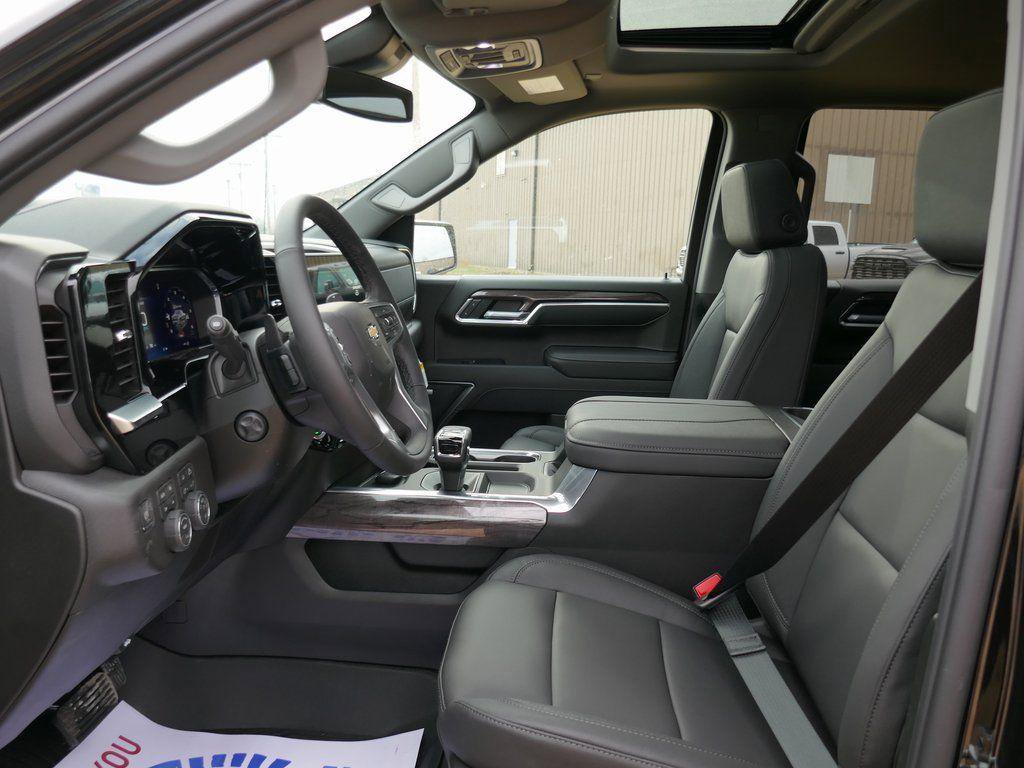New 2026 Chevrolet Silverado 1500 LTZ w/ LTZ Premium Package image 13