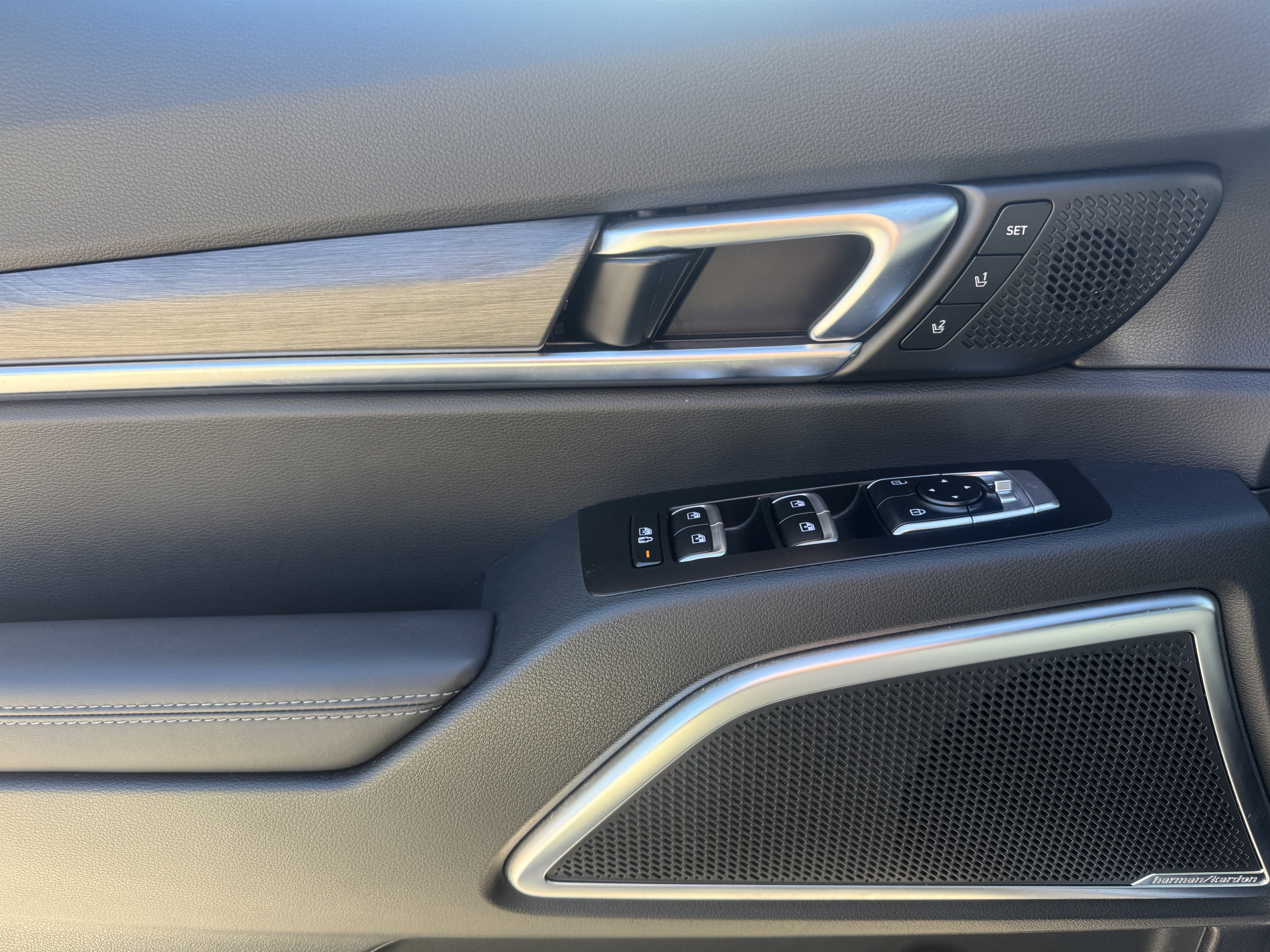 Used 2025 Kia Telluride SX Prestige X-Pro AWD/4WD image 9