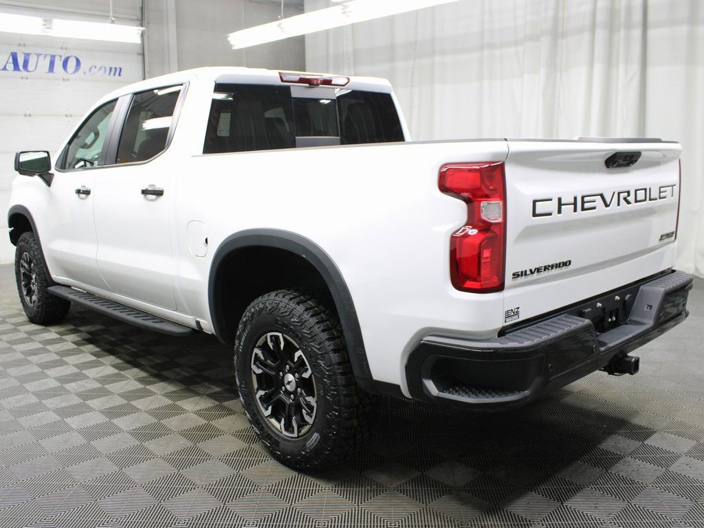 Used 2023 Chevrolet Silverado 1500 ZR2 image 5