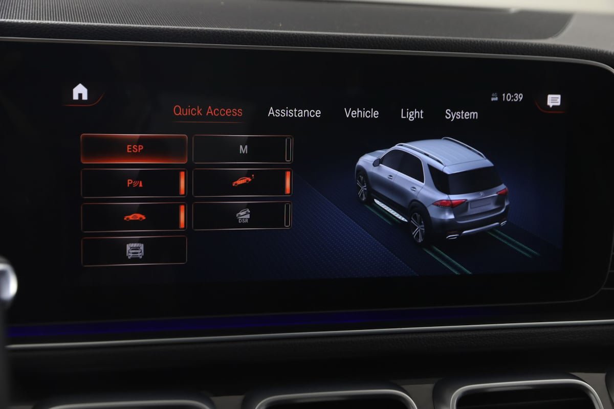 Used 2022 Mercedes-Benz GLE 350 4MATIC w/ Premium Package image 37