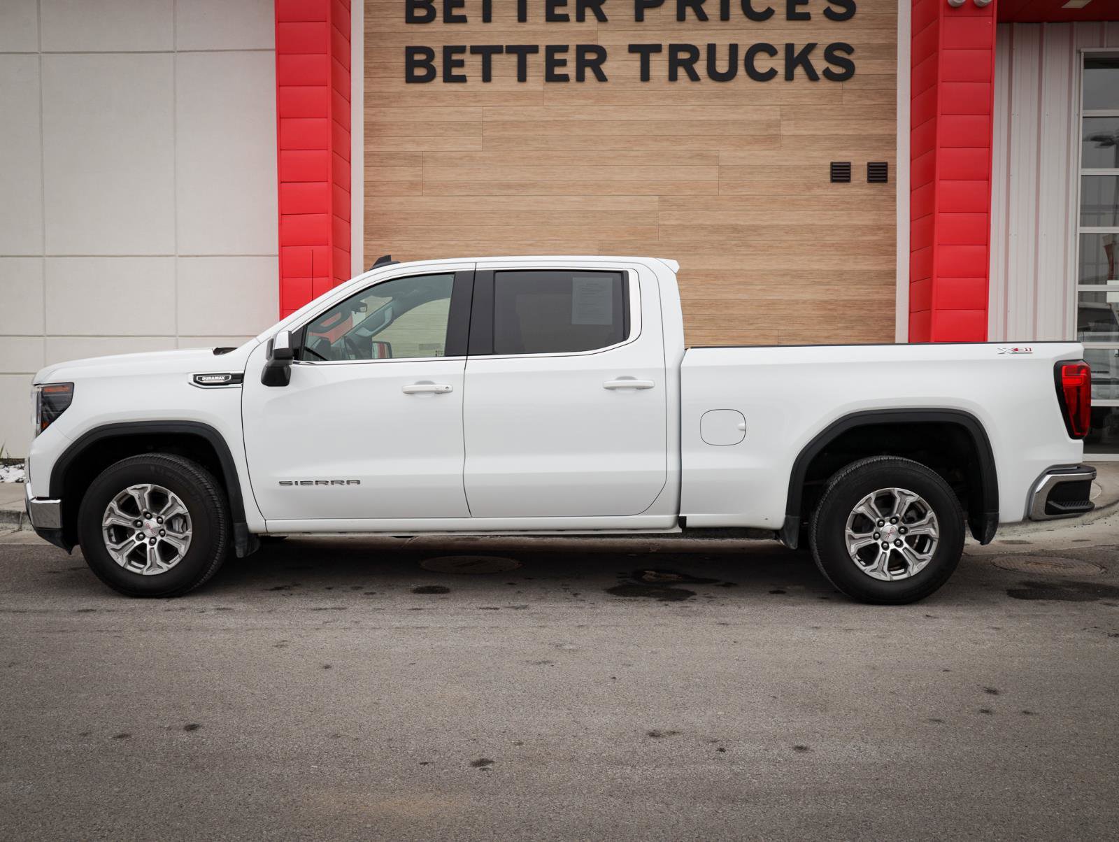 Used 2023 GMC Sierra 1500 SLE w/ X31 Off-Road Package image 7